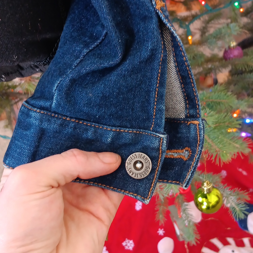 Guess Jean jacket. Beautiful condition. - Picture 6 of 8